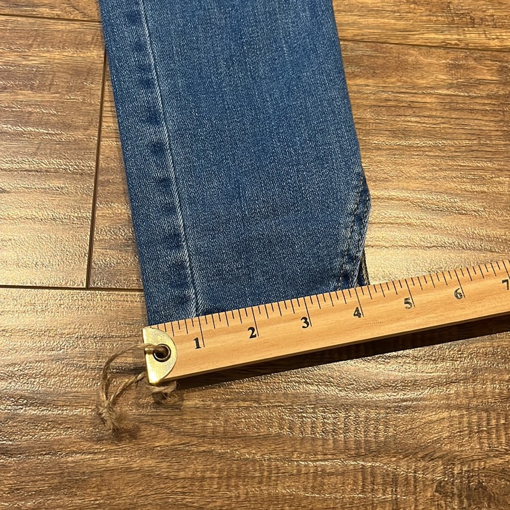 Levi’s 721 high rise skinny ankle button front jeans - Picture 6 of 16